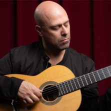 PHILIPPE MOURATOGLOU, GUITARE Brouwer - Falla - T&aacute;rrega - Ro